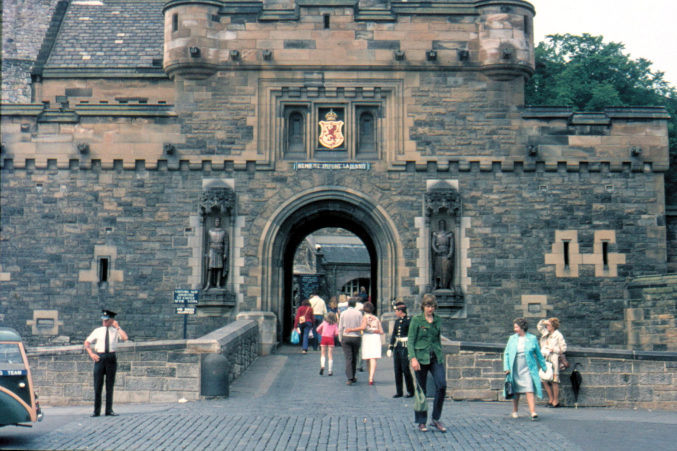 Edinburgh Castle - 1975 - geograph.org.uk - 3210489 - Edinburgh Castle - 1975