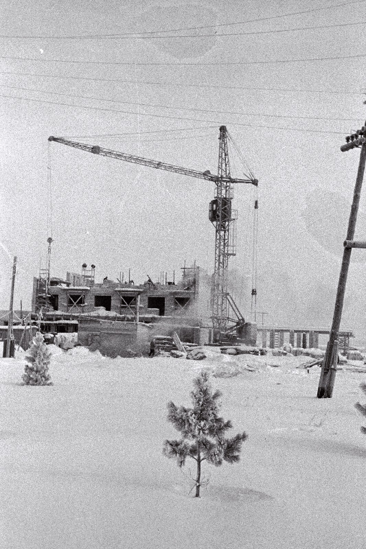 Ehitustööd Struve nimelise Füüsika ja Astronoomia Instituudi observatooriumis Tõraveres.