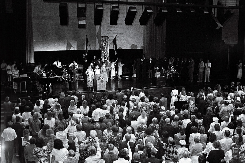 Jumalateenistus Sakalas.
 17. augustil 1991 rajati Eesti Kristlik Kirik Sakala keskuses.