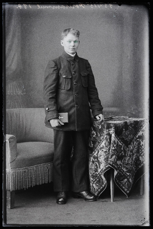 Leerilaps Gustav Porisammul.