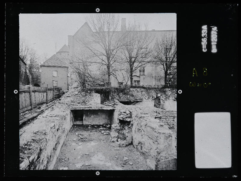 Tallinn. Kvartal nr 37. Ehitusarheoloogia. Harju tänava stereofotogramm-meetriline mõõdistamine.