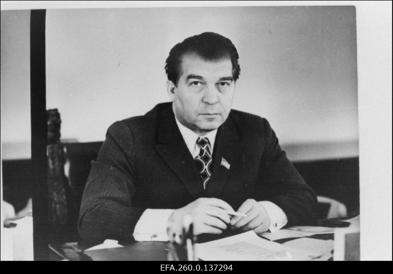 Eesti NSV Riikliku Agrotööstuskomitee esimehe asetäitja aianduse ja kartulikasvatuse osakonna juhataja Harald Männik.