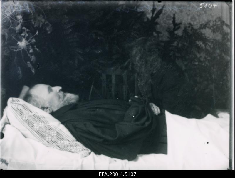 Fotograaf Livenström surivoodil.