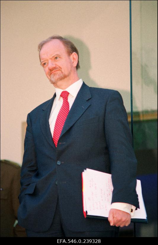 Suurbritannia saatkonna uue hoone (Wismari tänaval) pidulik avamine. Suurbritannia välisminister Robin Cook.