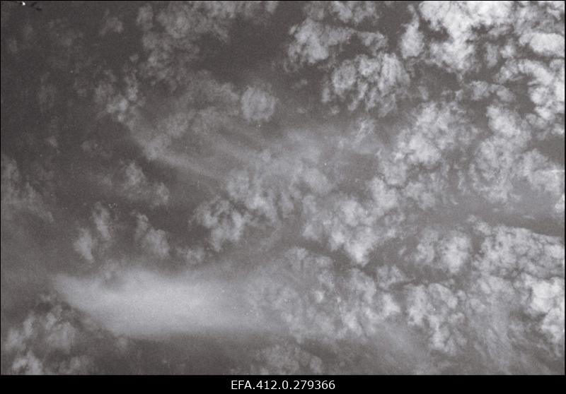 Võtted vanalinnast kiudpilvedega.