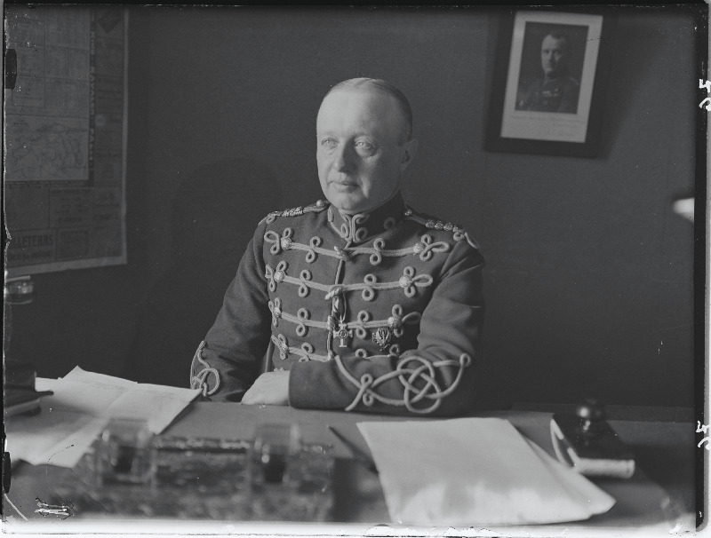 Sõjaministri käsundusohvitser kolonel Artur Buxhoevden.