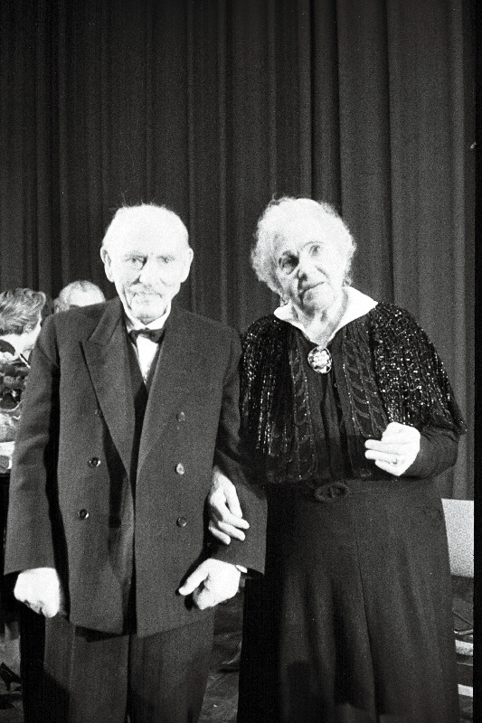 Näitleja Betty Kuuskemaa oma 85. juubelil.