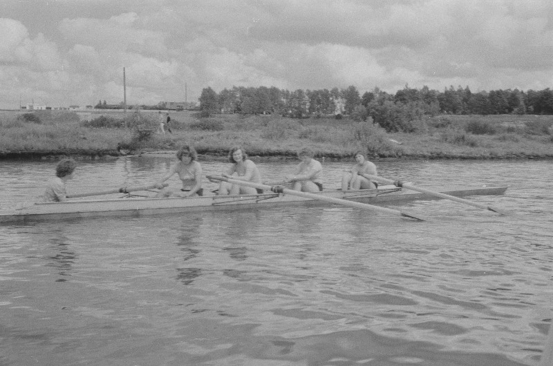 Sõudmine. Võistustel Kavgolovos.