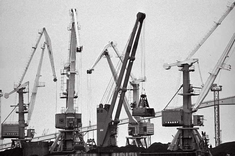 Kraanad Tallinna Uussadamas.