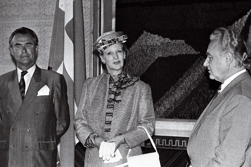 Taani kuninganna Margrethe II koos abikaasa prints Henrikuga Eestis. Kuningapaar Arnold Rüütli vastuvõtul Kadriorus.