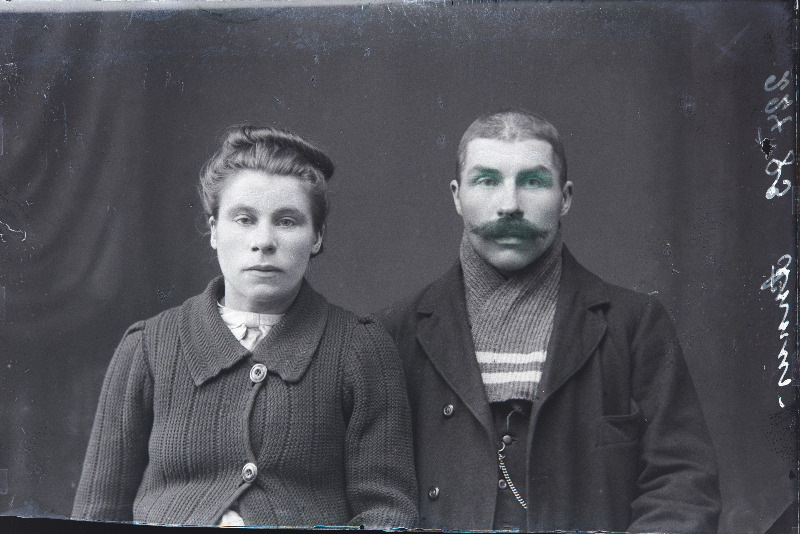 Ella Annus mehega, (Tuhalaane).