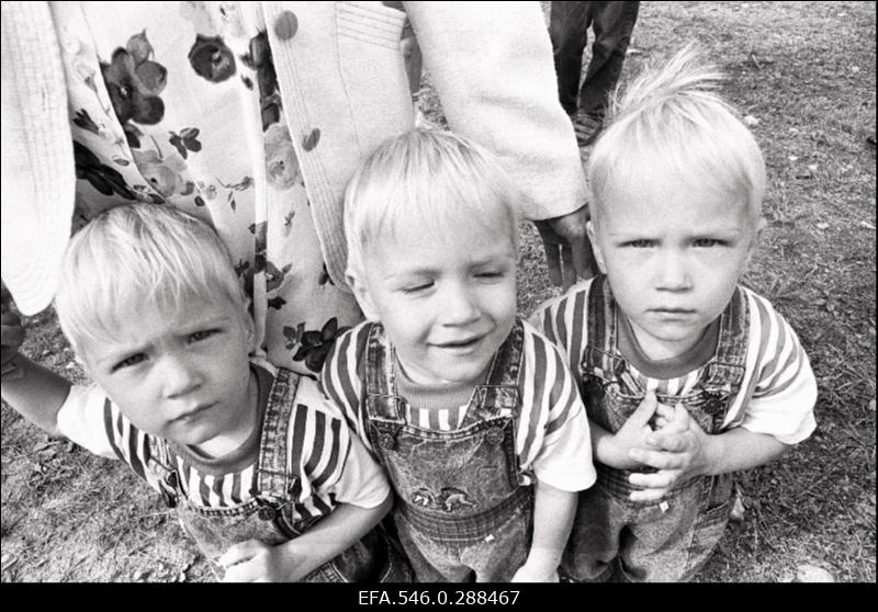 Eesti esimene kolmikute kokkutulek Alatskivil.