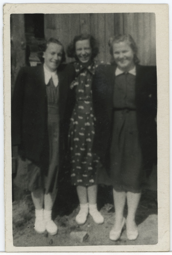 Pärnu kaubandusvalitsuse töötajad 1950.ndatel aastatel