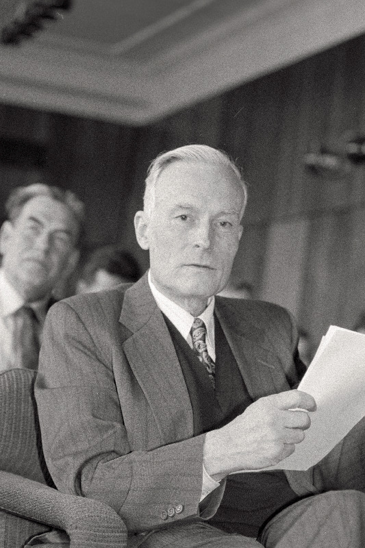 Tööstuse ja Tööandjate Keskliidu (ETTK) ühisnõupidamisel kõneleb eurominister Endel Lippmaa.