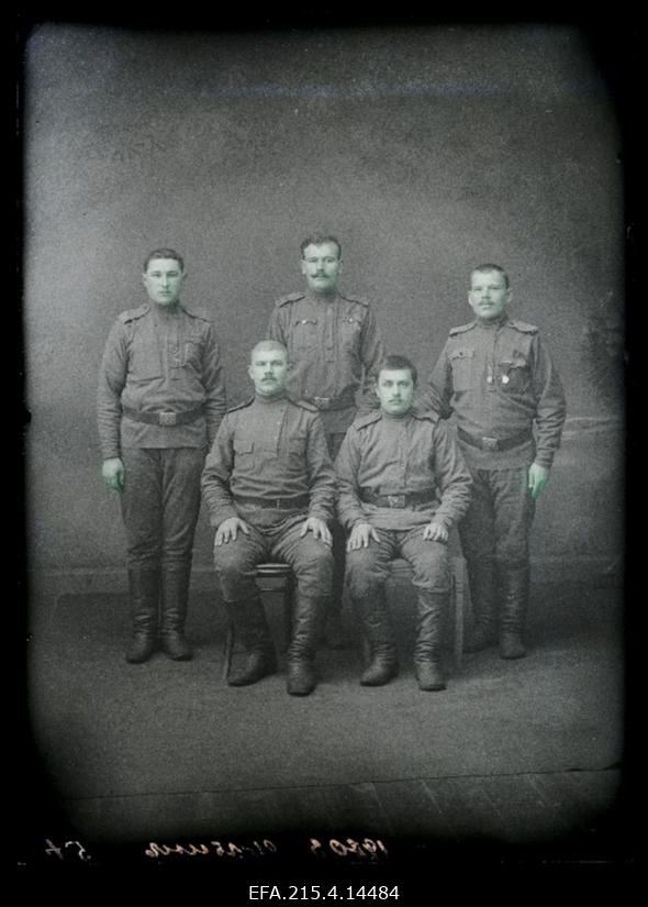 Grupp sõjaväelasi, (foto tellija Iljin).