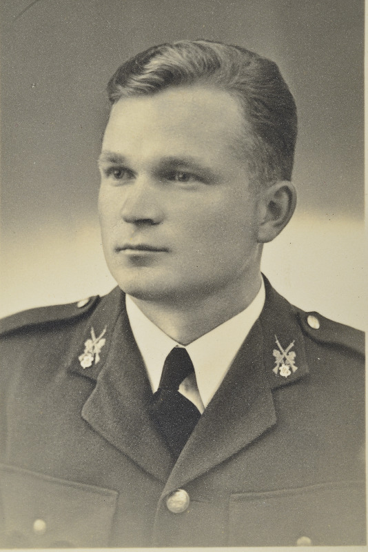 Sõjaväe Õppeasutiste Sõjakooli ohvitserideklasside jalaväeklassis õppiv lipnik Johannes Talvi.