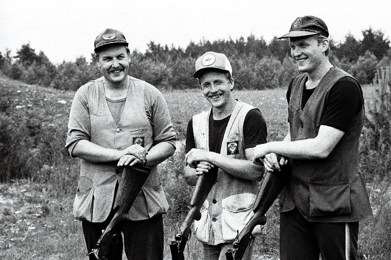 NSV Liidu meeskondlikel meistrivõistlustel jahilaskmises kuldmedali võitnud (vasakult) Heikki Jaansalu, Urmas Saaliste ja Arno Kull.