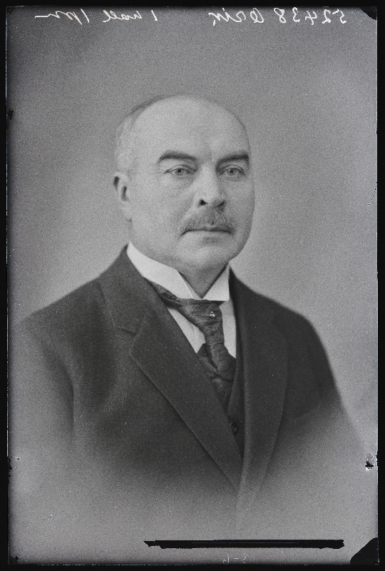 Viljandi Ühispanga juhatuse liige A. Orik.