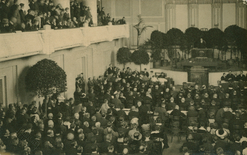 Asutava Kogu avamine Estonia kontsedisaalis.