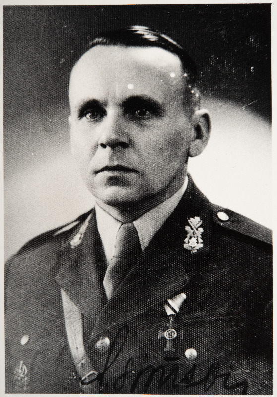 Eesti Vabariigi Sõjaväe Tehnikakool.Juhtiv koosseis. Portreefotod.Kooli ülem aastatel 1939-1940 kolonelleitnant A.Simson.(1896-1967).
