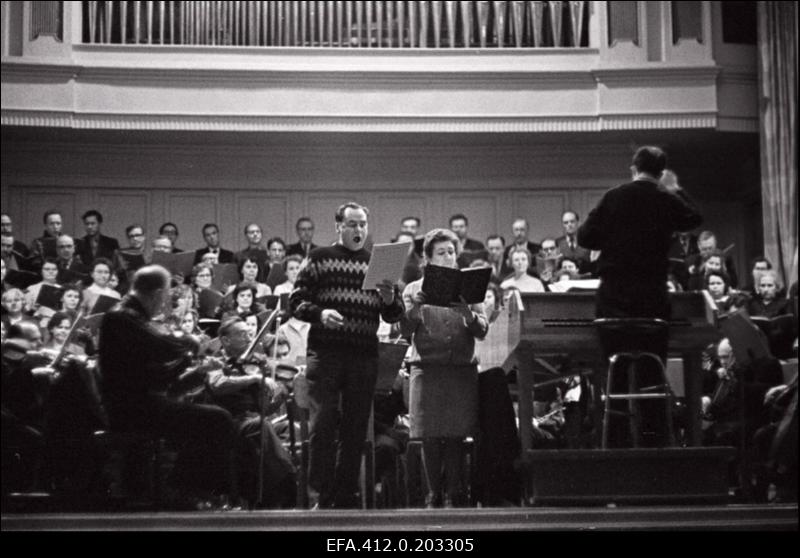 Georg Ots, Lehte Mark ja ERSO; dirigent Roman Matsov.