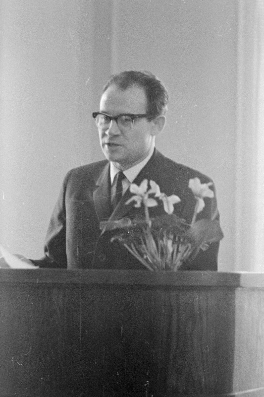 Tartu Linna TSN Täitevkomitee  esimees Arnold Karu.