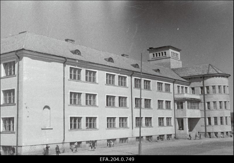 Kohtla-Järve Keskkooli hoone.