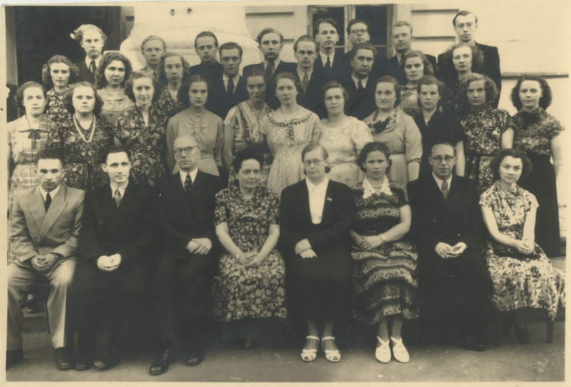 Tartu Ülikooli ajaloo osakonna lõpetajate grupifoto