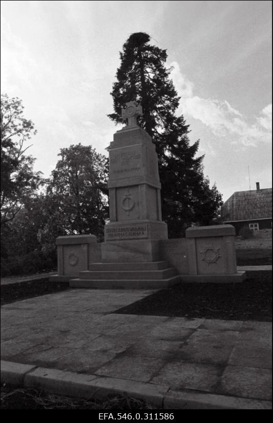 Kullamaa ausamba avamine.