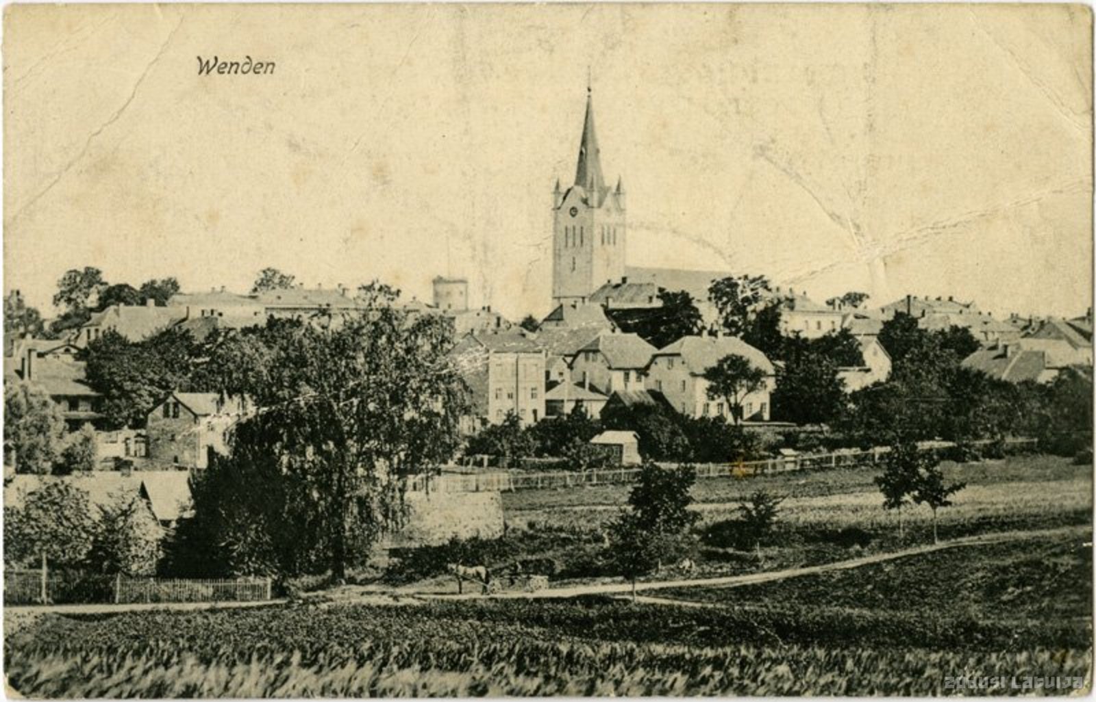 Atklātnes augšā kreisajā stūrī uzraksts: "Wenden"