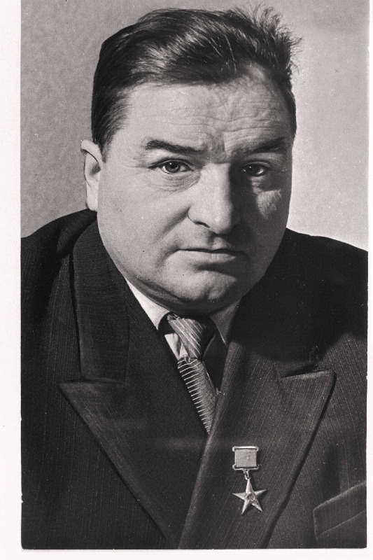 Konijärv, Anton- sotsialistliku töö kangelane, Tartu rajooni V.I.Lenini nimelise näidissovhoosi direktor.