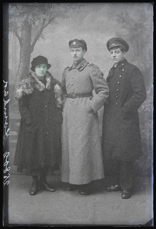 Grupp inimesi, (foto tellija Lombak).