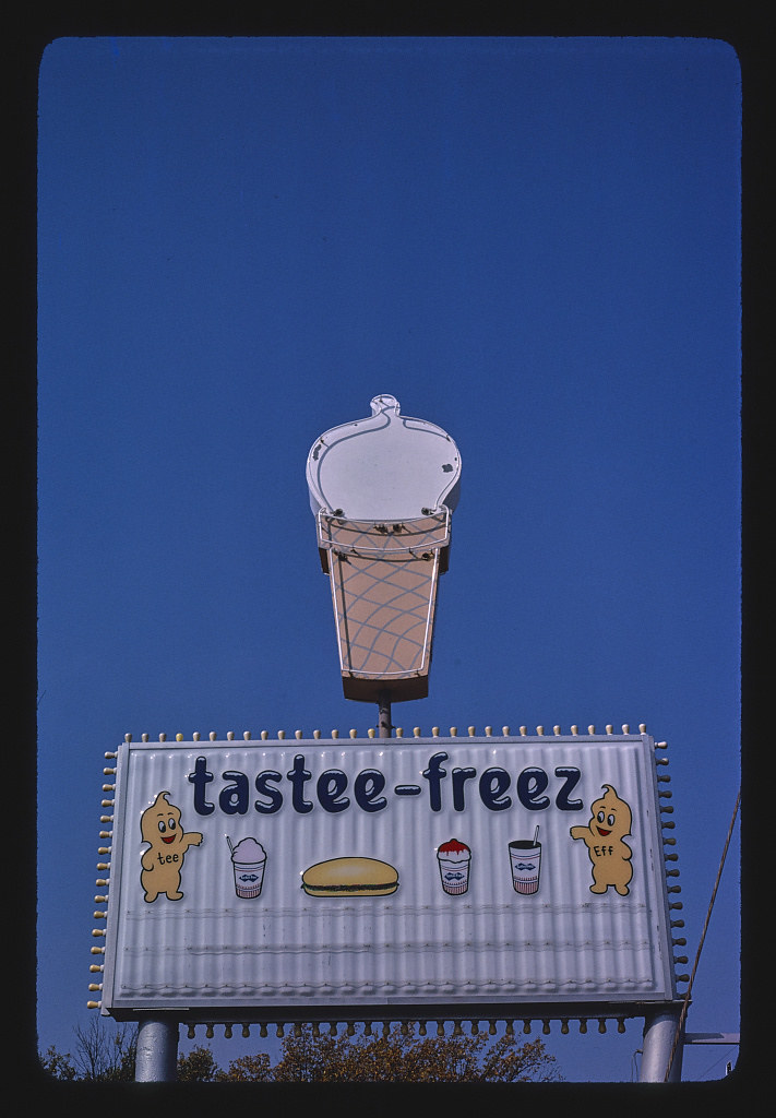 Tastee-Freez ice cream sign, Rt. 60, Bartlesville, Oklahoma (LOC)