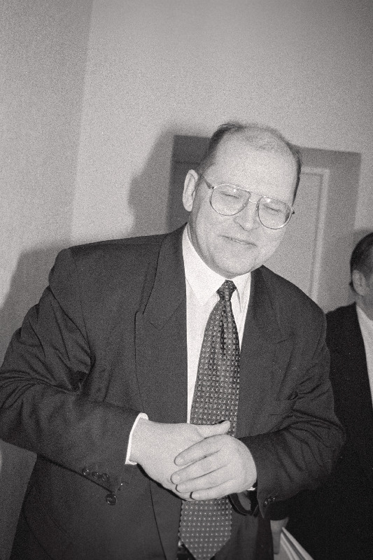 Eesti Raudtee peadirektor Parbo Juchnevitch kohtumas raudteelaste ametiühingu liikmetega.