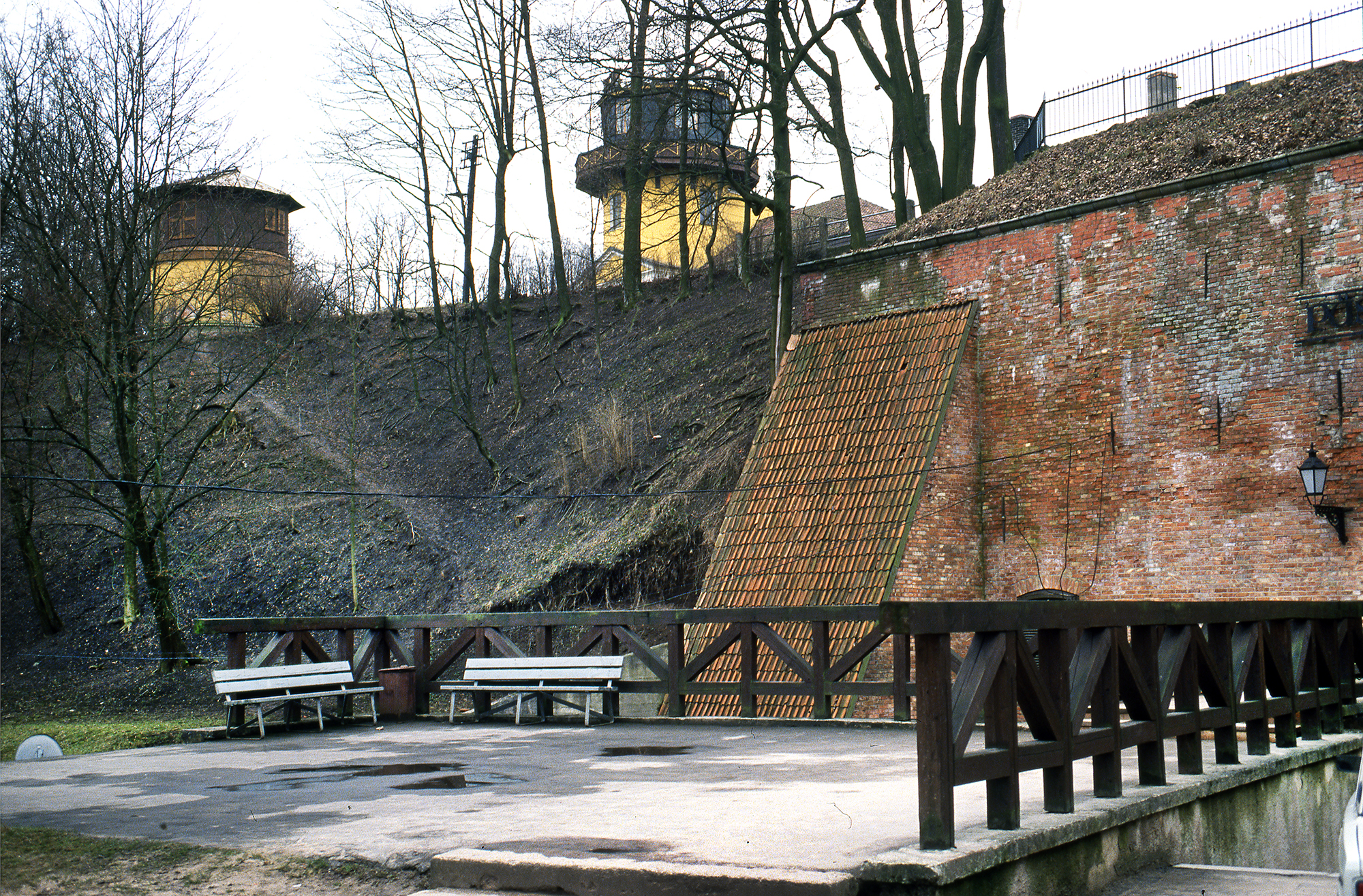 «Püssirohukelder» ja Tähetorn Tartus (1991)