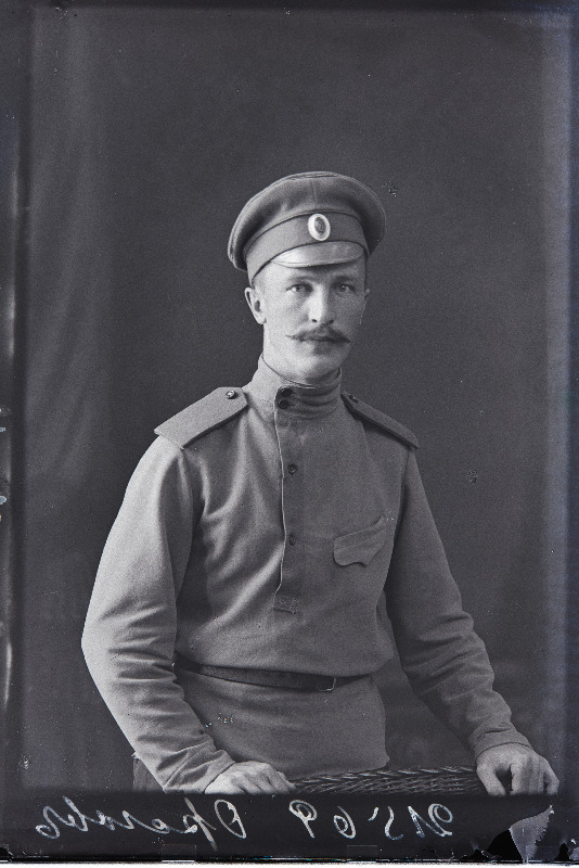 Tsaariarmee sõjaväelane Orloff (Orlov).