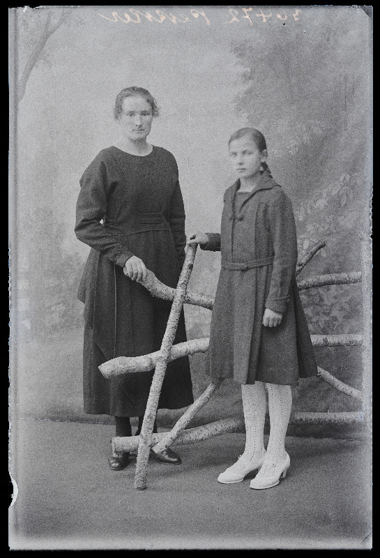Pekker tütrega.
