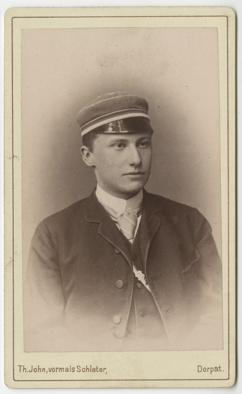 Korporatsiooni "Estonia" liige Johann Luchsinger(?), portreefoto
