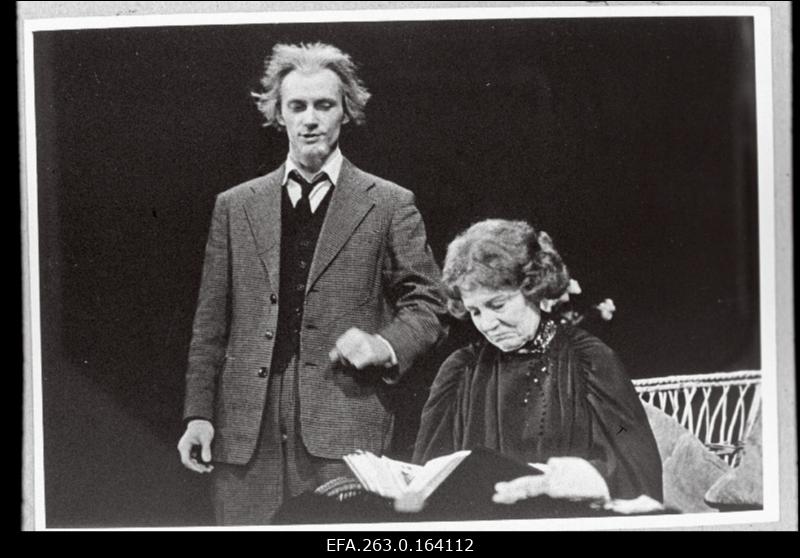 John Murrelli näidend “Mälu” RAT “Vanemuises”. Pitoud - Jüri Lumiste, Sarah Bernhardt - Velda Otsus.