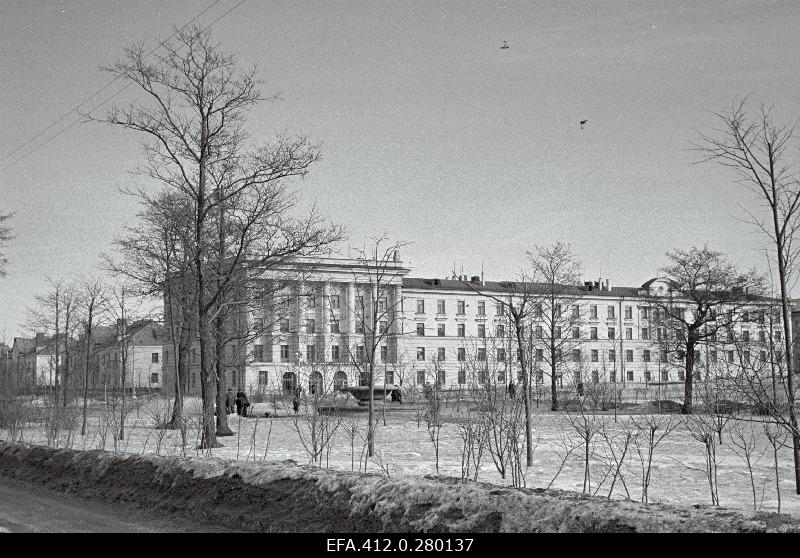 Kohtla-Järve, Jõhvi, Narva.