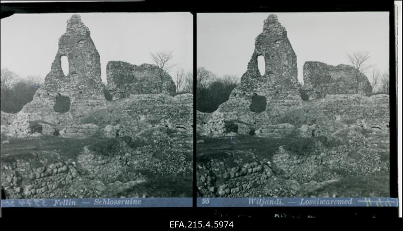 Vaade Viljandi ordulinnuse varemetele.