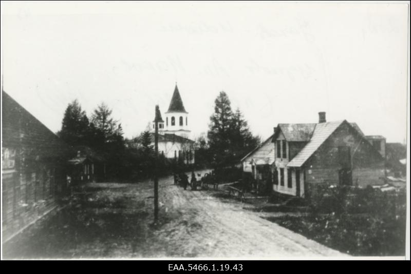 Uduvere Apostel Jakobi kiriku vaade külatänavalt