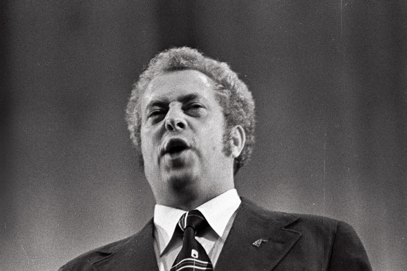 Riikliku Akadeemilise Meeskoori  laulja Kaljo Räästas oma 50. sünnipäeva tähistamisel Estonia kontserdisaalis.