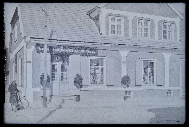 Vaade Eesti Seemnevilja Ühisuse Viljandi osakonna hoonele.