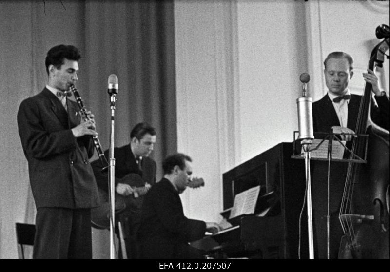 Džässorkestrite vabariiklik ülevaatus Sakalas.