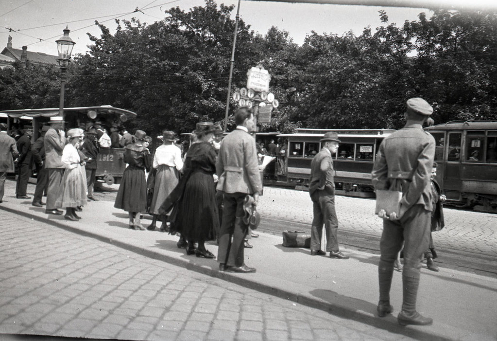 Tram stop in Vienna 1921