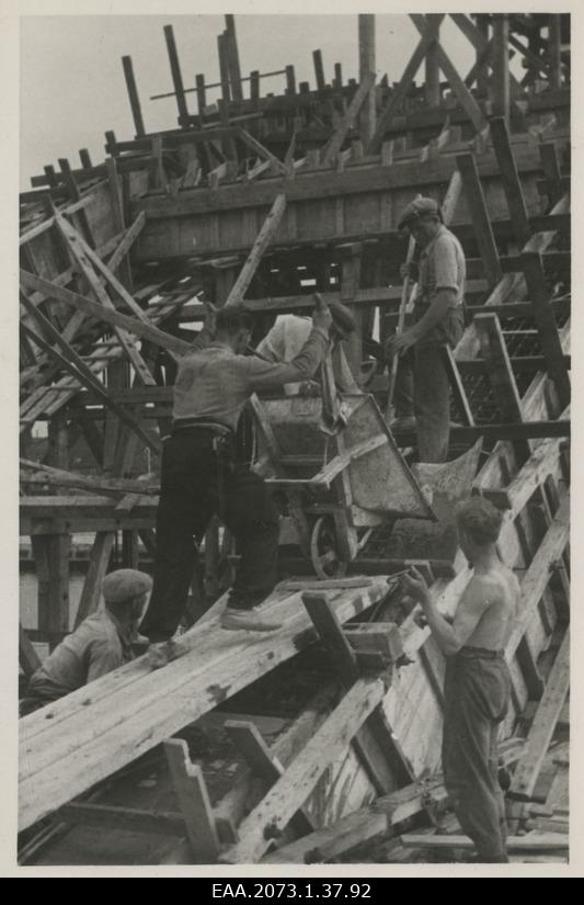 Pärnu Suursilla ehitus, sillakaare betoneerimine