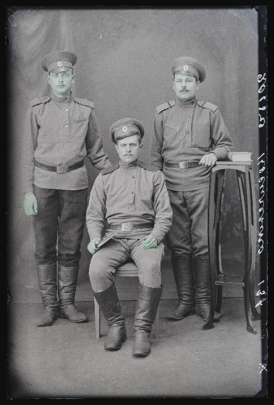 Grupp sõjaväelasi, (foto tellija Kositschenko [Kositšenko]).