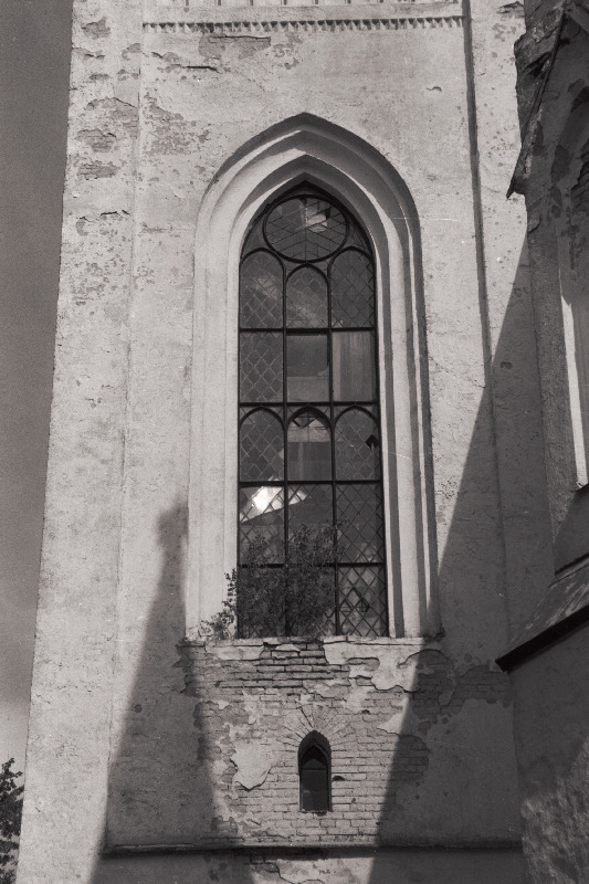 Paistu päev (II) kultuurimajas, välisvaated kirikust, kultuurimajast, kauplus.