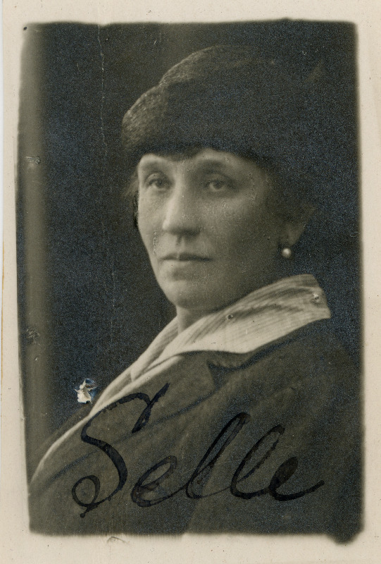 Helene Karli t. Anžus, portreefoto